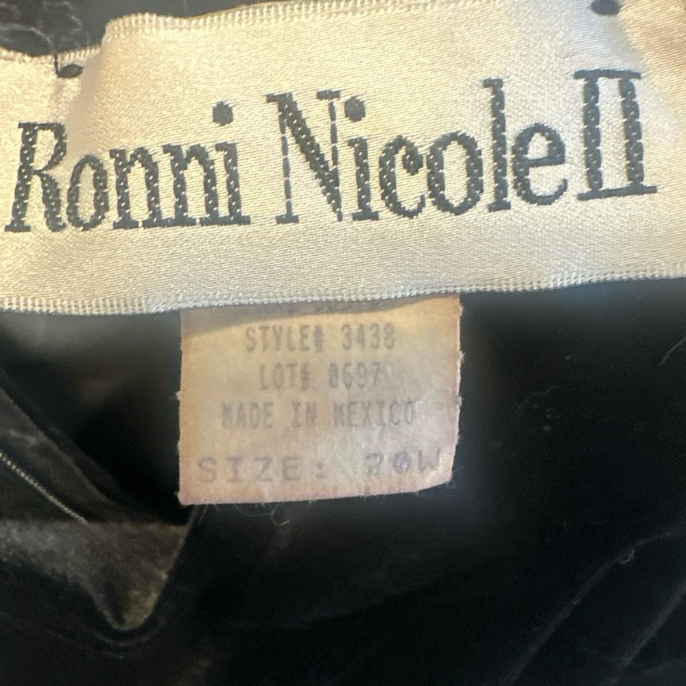VTG Ronni Nicole II Maxi Black Velvet Dress 20W‎ Turtleneck Long Sleeve - Picture 4 of 5